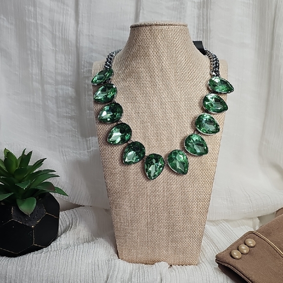 Simply Vera Vera Wang Jewelry - Simply Vera Vera Wang Green Teardrop Glass Necklace 17" +3"